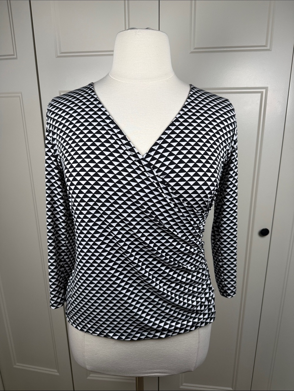Liz Claiborne Black & White Geometric Wrap-Style Blouse Size L